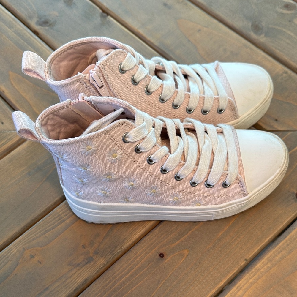 Art Class Light Pink Kids High-Top Sneakers